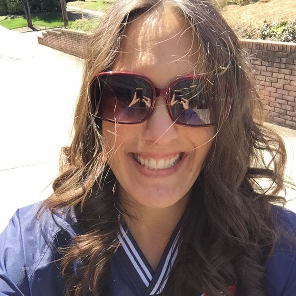 Meet your Posher, Mindy - Picture 1 of 1